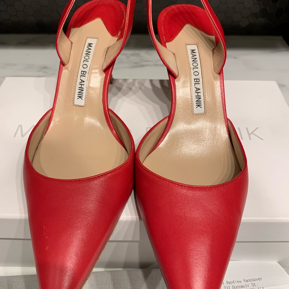 Manolo Blahnik Carolyne 70 Slingback Heels